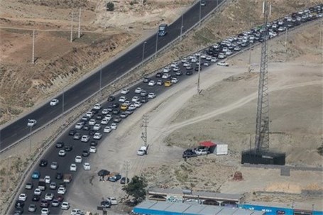 ترافیک در محور ایلام-مهران سنگین است