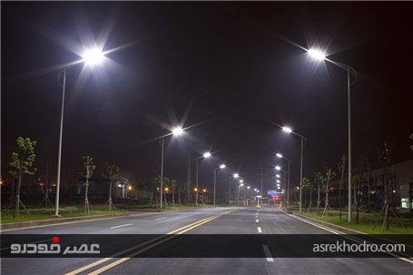جاده ای که روشنایی چراغهای خیابانی و شارژ خودروها را تامین می‌کند