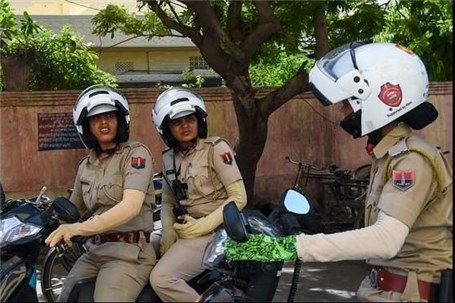 اجرای طرح گشت پلیس موتورسوار زن در هند