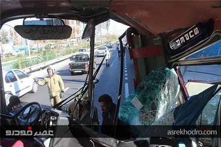 تصادف شدید اتوبوس با کامیون در بزرگراه فتح + تصاویر