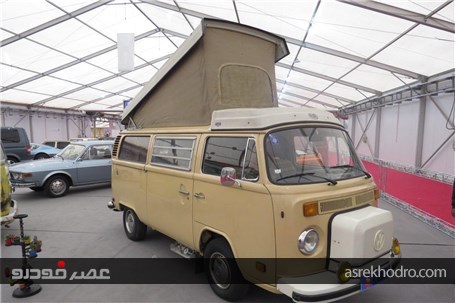 نمایش خودروهای کلاسیک در حاشیه نمایشگاه خودرو تهران