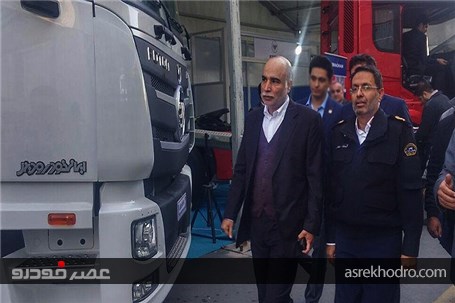 بازدید رئیس پلیس راهور تهران بزرگ از غرفه شرکت ایران خودرو دیزل
