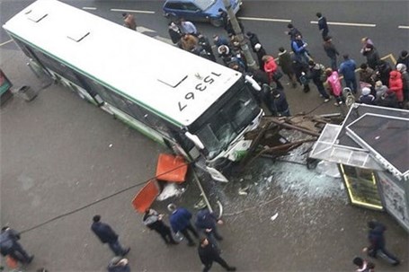 واژگونی اتوبوس در لاین جنوبی اتوبان کرج - قزوین 11 مصدوم بر جای گذاشت