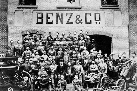 کارمندان و کارگران کمپانی مرسدس بنز در سال1897 +عکس