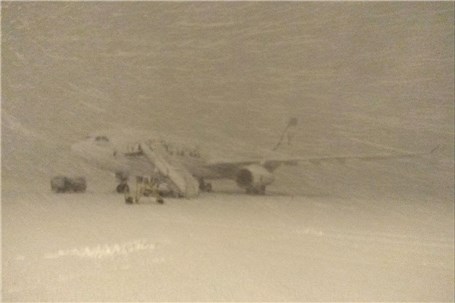 برف پروازهای فرودگاه امام را لغو کرد