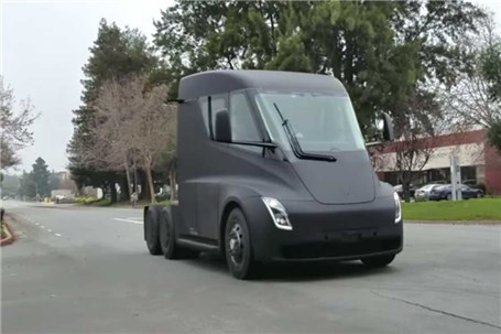 کامیون خودران سرعتی تسلا 2019 می آید