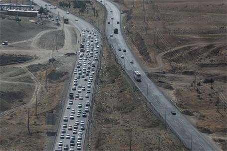 ترافیک در 5 جاده کشور نیمه سنگین است