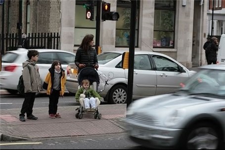 حمایت والدین انگلیسی از منع تردد خودروها در اطراف مدارس