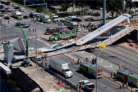 سقوط پل عابر پیاده در آمریکا چهار کشته برجای گذاشت