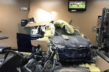 تصادف خودروی خودران «تسلا ایکس» در فلوریدا
