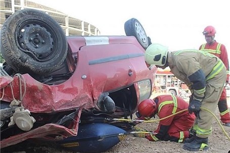 تصادف کامیون و پراید منجر به فوت ۳ نفر شد