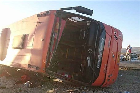 واژگونی اتوبوس در سمنان کشته و زخمی برجا گذاشت