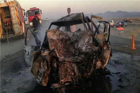 راننده ۲ خودرو سواری در قزوین طعمه آتش شدند