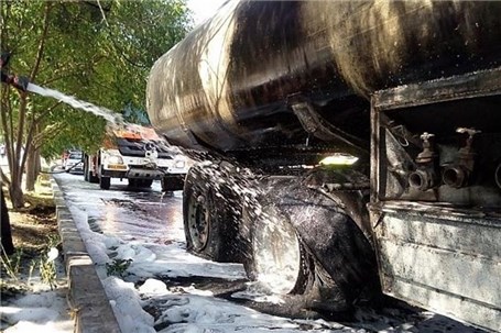 آتش گرفتن تانکر حامل بنزین در بزرگراه آوینی