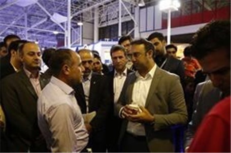 گفت و گوی صمیمانه معاون بازاریابی و فروش ایران خودرو با مشتریان