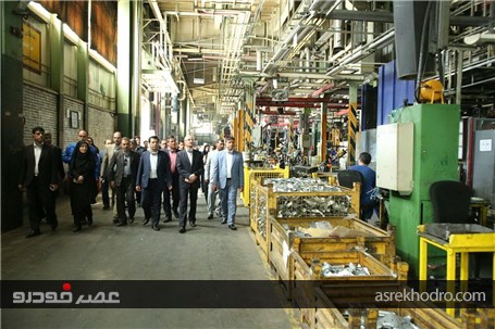 بازدید مدیران روابط عمومی وزارت صنعت، معدن و تجارت از خط تولید شرکت ایران خودرو
