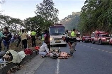 39 کشته و زخمی در حادثه سقوط اتوبوس در اکوادور