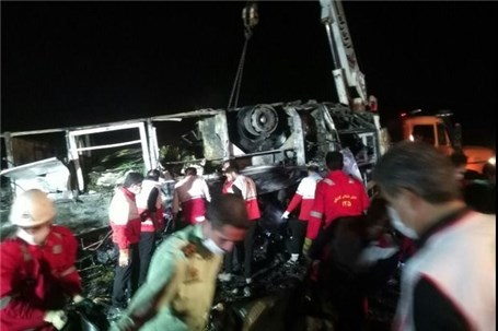 36 مصدوم نتیجه واژگونی اتوبوس در گالیکش