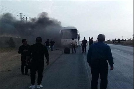 یک دستگاه اتوبوس مسافربری در جاده همدان - تهران دچار حریق شد
