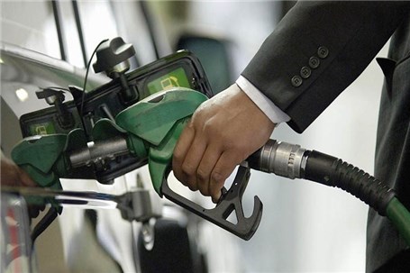 دلخوش: دولت به‌دنبال سهمیه‌بندی بنزین است