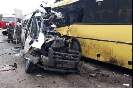 تصادف ون با اتوبوس/ 11 زائر ایرانی کشته شدند
