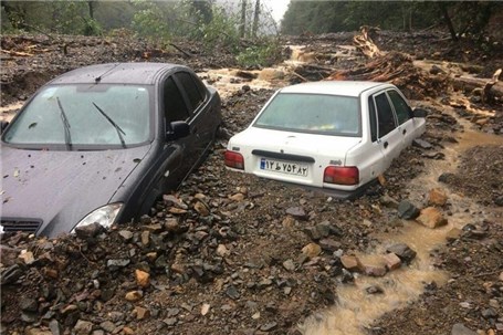 غرق شدن خودروهای شخصی در بارندگی شدید مازندران +عکس