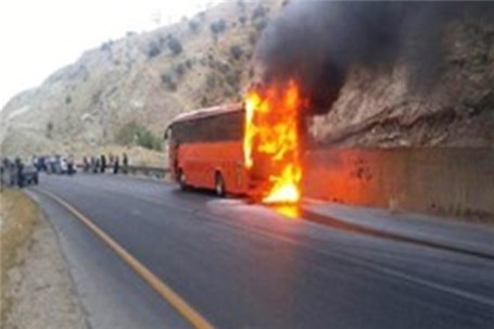 آتش سوزی اتوبوس در جاده نورآباد