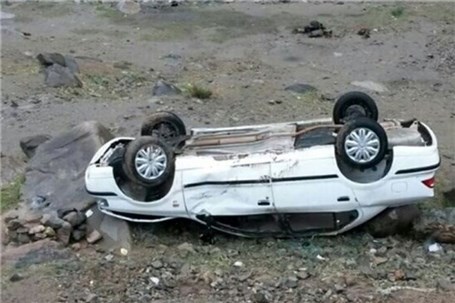 سقوط خودروی حامل دانش آموزان از پل روستاى فیروزیان