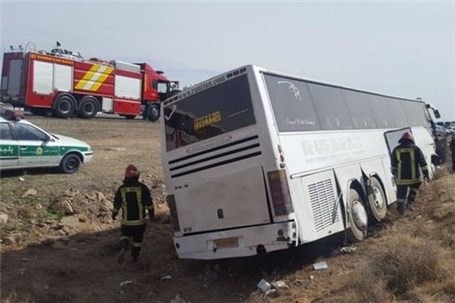 حادثه دلخراش واژگونی اتوبوس با ۱۸ مصدوم