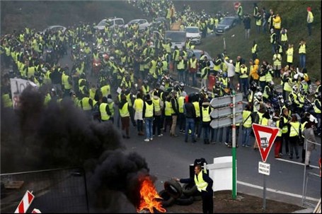 ادامه اعتراضات مردم فرانسه به افزایش قیمت سوخت