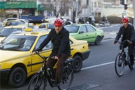 شهردار تهران امروز با دوچرخه به محل کار رفت