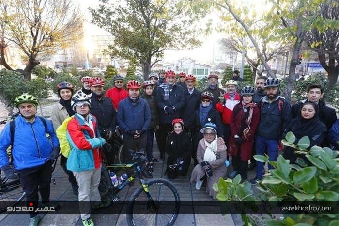 دوچرخه‌سواری شهردار تهران در سومین سه‌شنبه کاری خود+ عکس