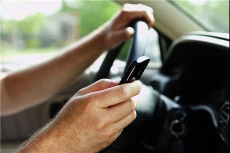 استفاده از تلفن‌همراه حین رانندگی چقدر جریمه دارد؟