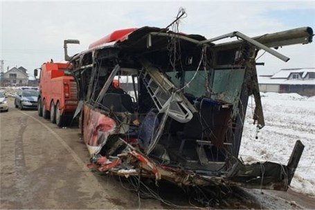 حادثه ریلی در صربستان اتوبوس مدرسه را نصف کرد