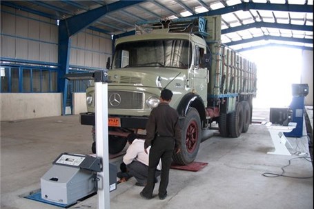 مراجعه بیش از 49 هزار وسیله نقلیه سنگین و نیمه سنگین به مراکز معاینه فنی آذربایجان غربی