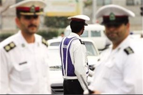 تقدیر از ناجی اتوبان همت توسط رئیس پلیس راهنمایی و رانندگی تهران