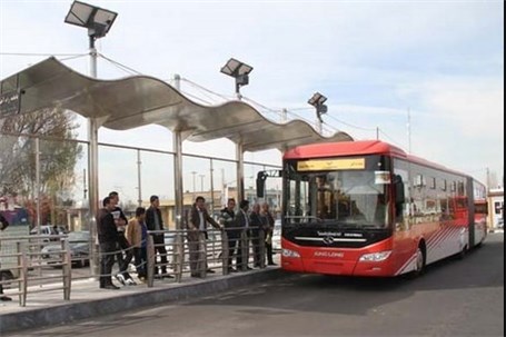 ایمن سازی ایستگاه اتوبوس نمایشگاه بین‌المللی در بزرگراه شهید چمران