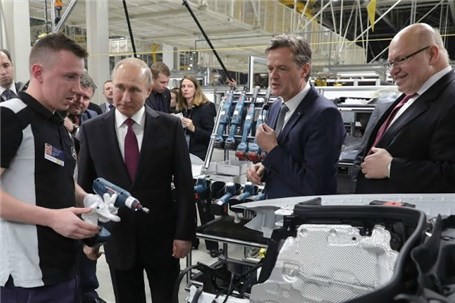 پوتین کارخانه مرسدس بنز در روسیه را افتتاح کرد
