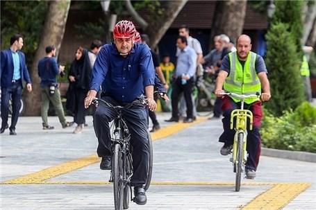 توضیح شهردار تهران درباره لغو موقتی دوچرخه‌سواری‌اش در سه‌شنبه‌های بدون خودرو