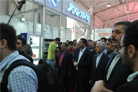 حضور فعال گروه صنعتی ایران خودرو دیزل در نخستین نمایشگاه فرصت های ساخت داخل و رونق تولید