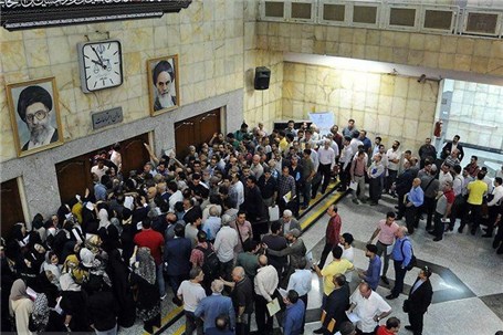 تجمع شاکیان «پرشین پارس‌خودرو» در دادگاه تهران