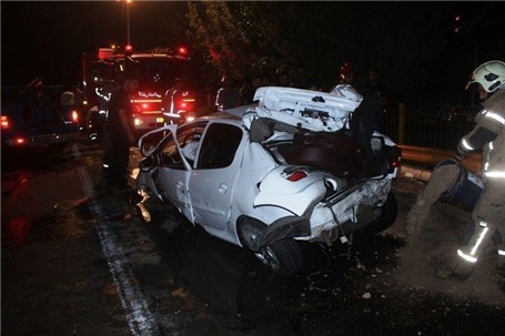 نجات معجزه‌آسای راننده پژو ۲۰۷ از داخل خودروی متلاشی شده