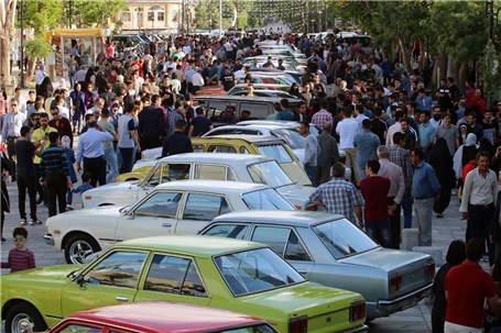 نمایش خودروهای کلاسیک در همدان