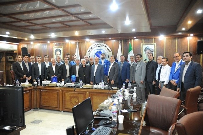 قدردان زحمات ایران خودرو برای رونق تولید هستیم
