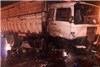 آتش‌سوزی کامیون پس از تصادف با تریلر در بزرگراه بسیج