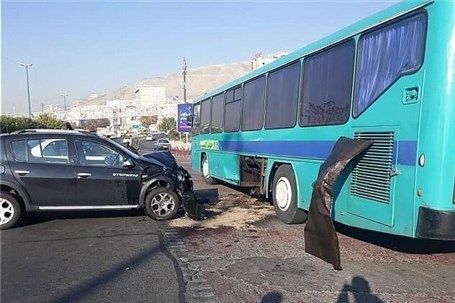 تصادف اتوبوس با خودرو سواری در تهران 2 مصدوم داشت