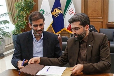قرارداد ساخت 150 دستگاه کامیون بین ایران خودرو دیزل و قرارگاه خاتم به امضا رسید