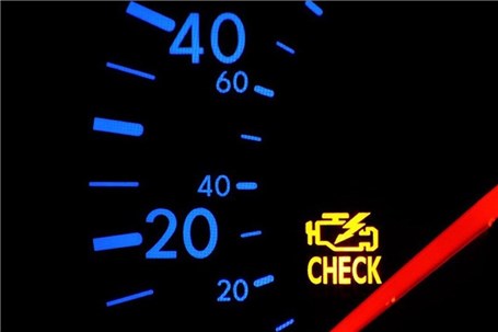 چراغ چک خودرو چه زمانی روشن می‌شود؟