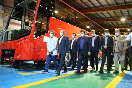 بازدید معاون عمرانی وزیر کشور از کارخانه تولید اتوبوس در سمنان