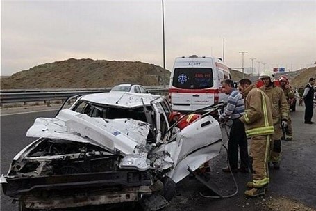 تصادف سه دستگاه خودرو سواری در اتوبان تهران-کرج